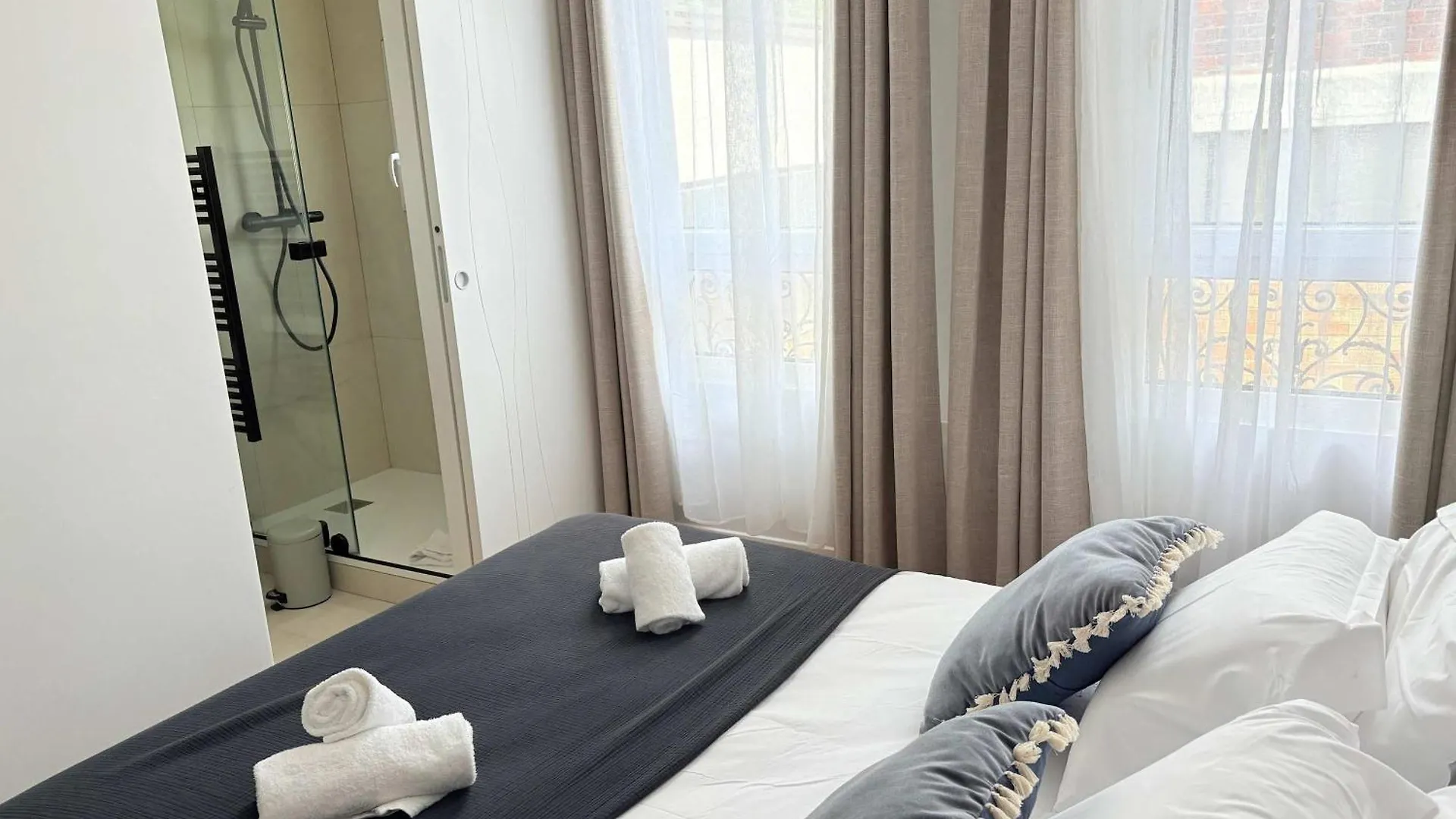 Signature Champs Elysees Ac By Melvane Paris