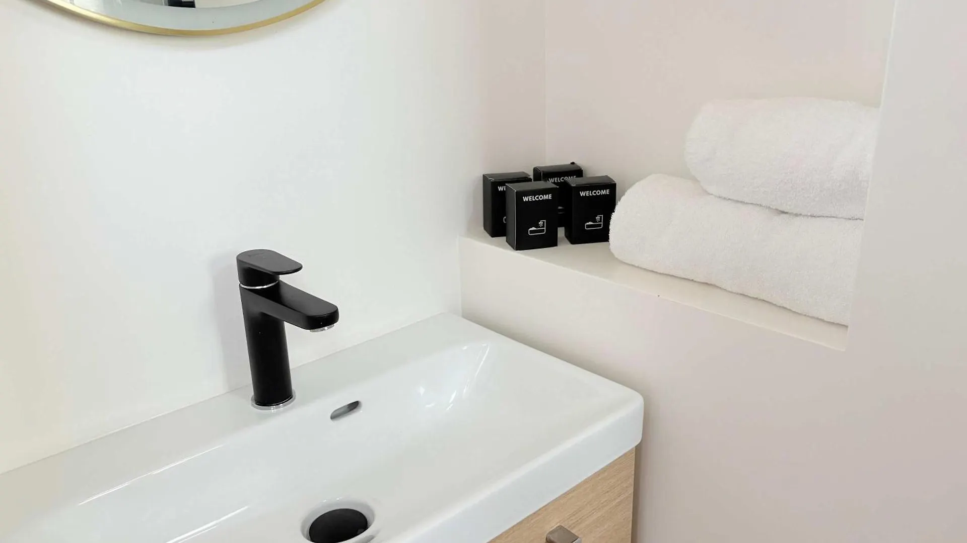 Signature Champs Elysees Ac By Melvane Paris France