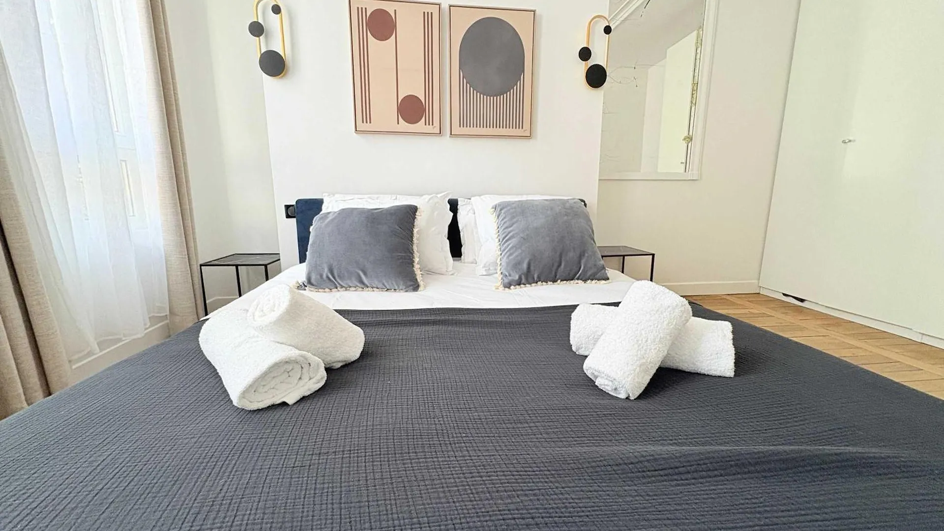 Signature Champs Elysees Ac By Melvane Paris Appartement